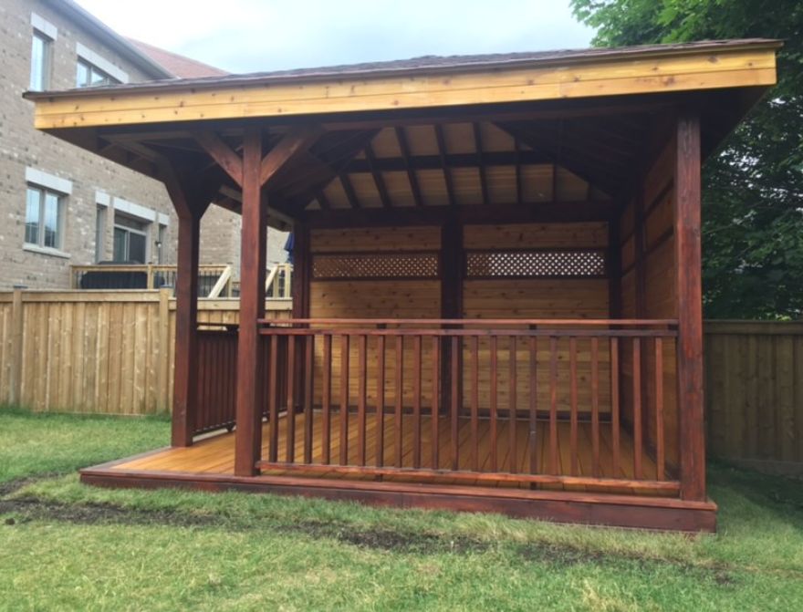 pergola builder